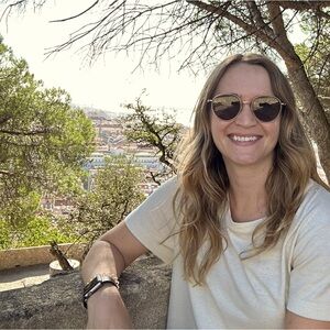 Meet your Posher, Laura